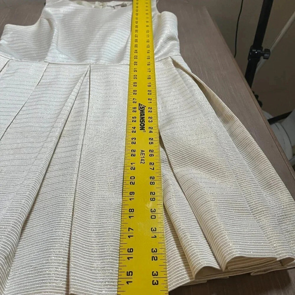 Women’s Forever 21 Dress Size Medium - Picture 5 of 9